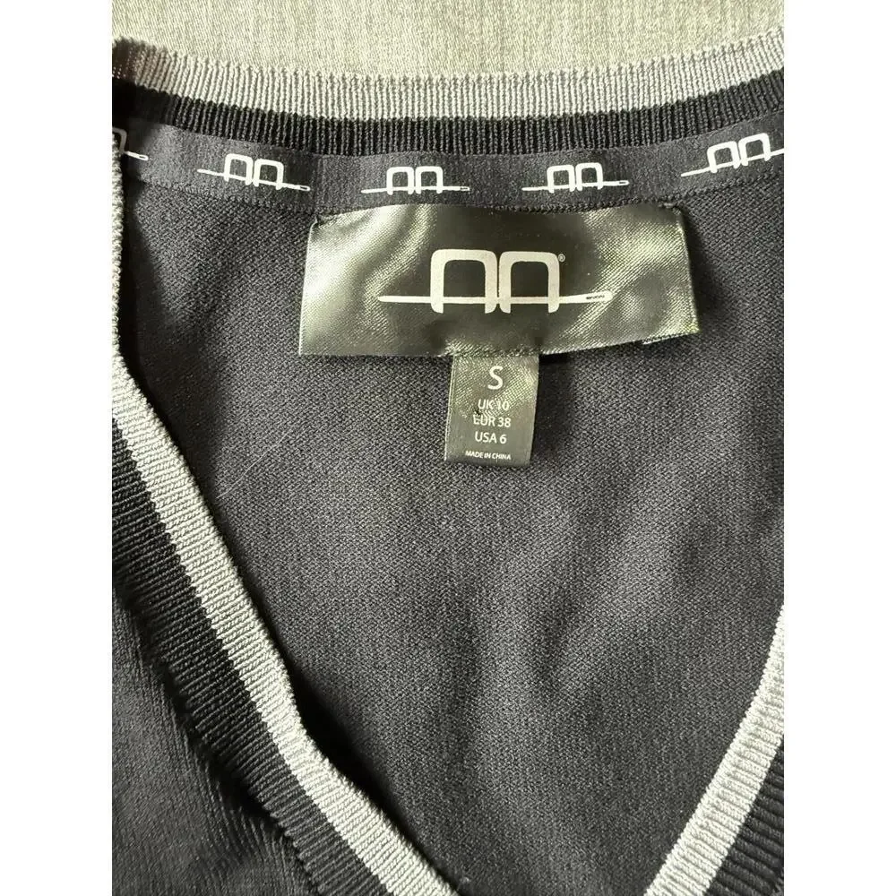 Alessandro Albanese Womens Size Small Black & Gray V Neck PullOver Sweater Horse - Picture 3 of 9